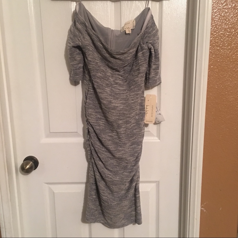 BNWT Nicole Miller Artelier off-shoulder dress